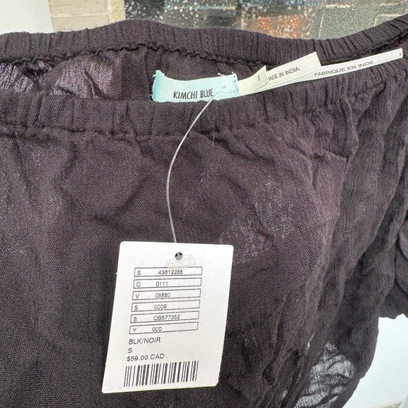 Kimchi Blue Urban Outfitters Cold / off Shoulder Flowy Summer Crop Top - Picture 4 of 4